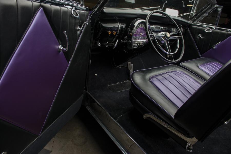 Интерьер Cadillac Series 62 Custom Cabriolet by Saoutchik 1948 года  (фото 26 из 32)